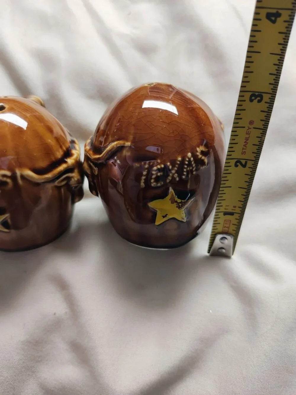 Vintage Texas Longhorn Ceramic Salt & Pepper Shakers Brown Glaze With Yellow Sta